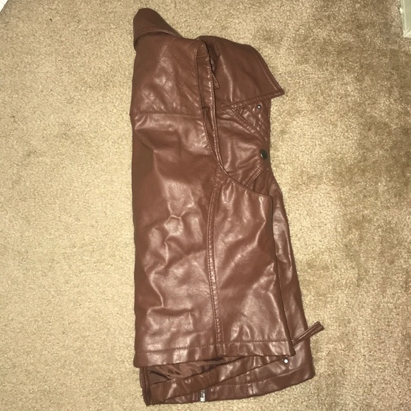 Dark brown leather vest - Picture 2 of 3